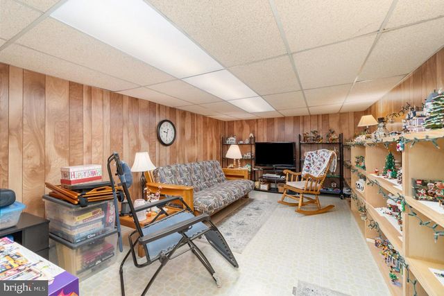 1621 SCOTLAND AVE, Chambersburg, PA 17201