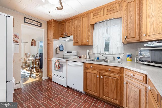 1621 SCOTLAND AVE, Chambersburg, PA 17201