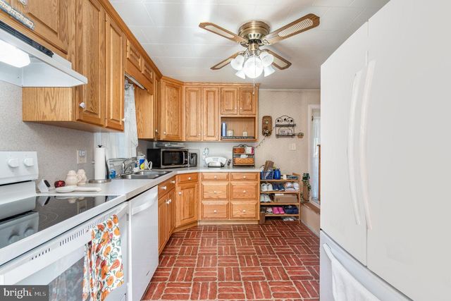 1621 SCOTLAND AVE, Chambersburg, PA 17201