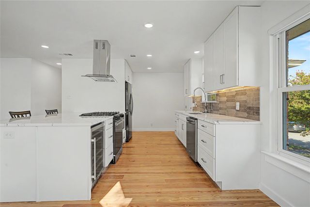 103 S Plymouth Road, Dallas, TX 75211