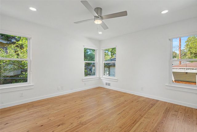 103 S Plymouth Road, Dallas, TX 75211