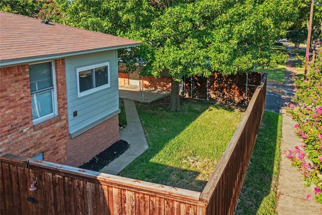 103 S Plymouth Road, Dallas, TX 75211