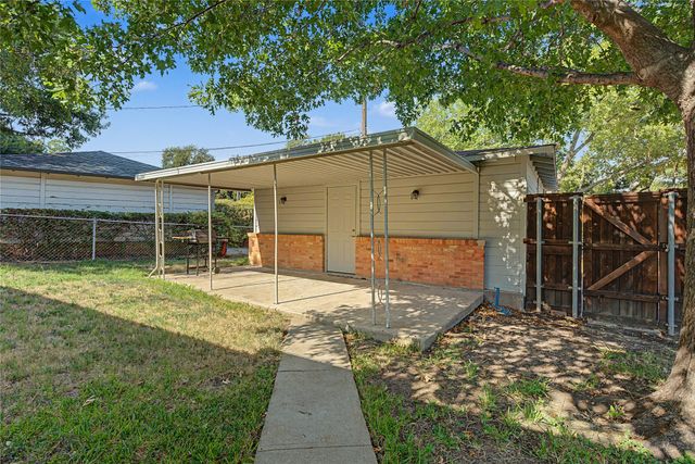 103 S Plymouth Road, Dallas, TX 75211
