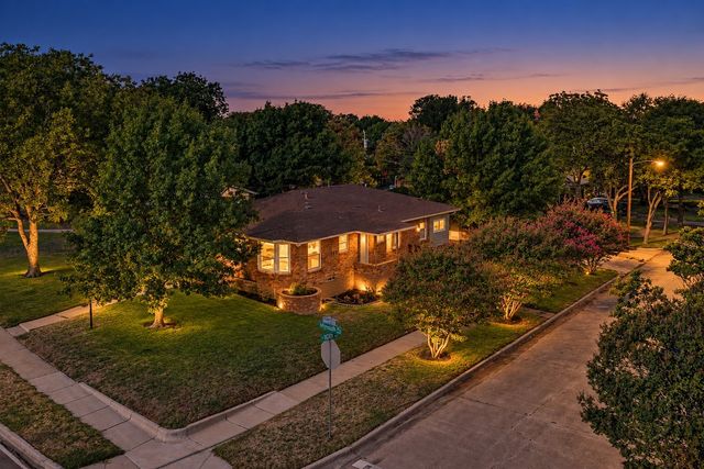 103 S Plymouth Road, Dallas, TX 75211