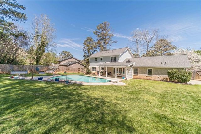 1423 Janice Court SW, Lilburn, GA 30047