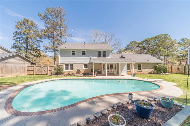 1423 Janice Court SW, Lilburn, GA 30047