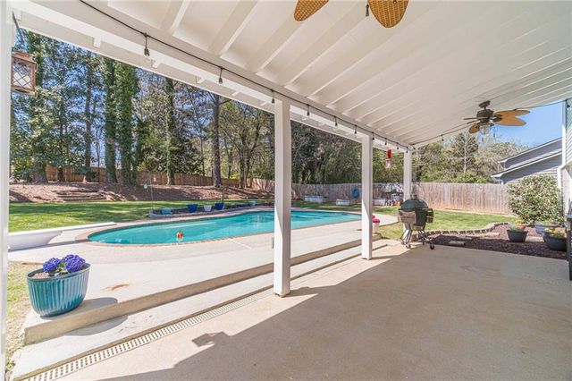 1423 Janice Court SW, Lilburn, GA 30047