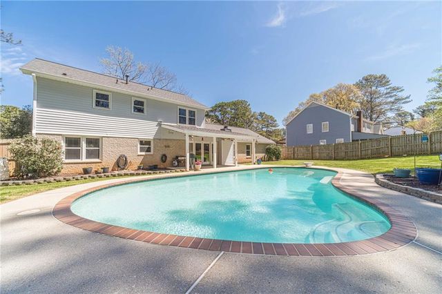 1423 Janice Court SW, Lilburn, GA 30047