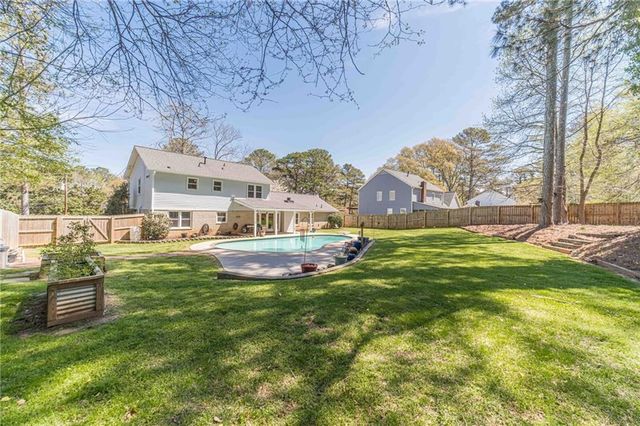 1423 Janice Court SW, Lilburn, GA 30047