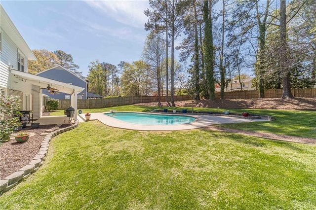 1423 Janice Court SW, Lilburn, GA 30047