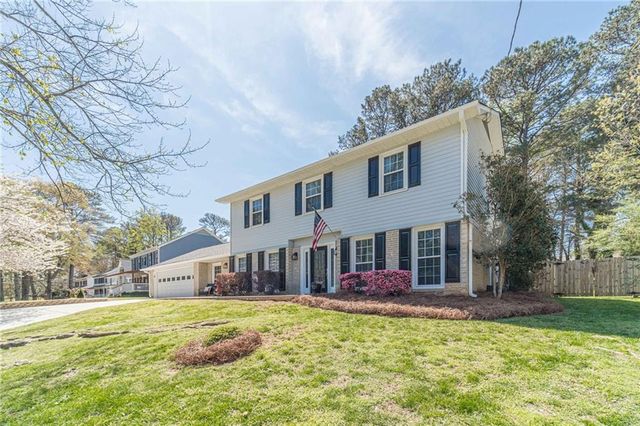 1423 Janice Court SW, Lilburn, GA 30047