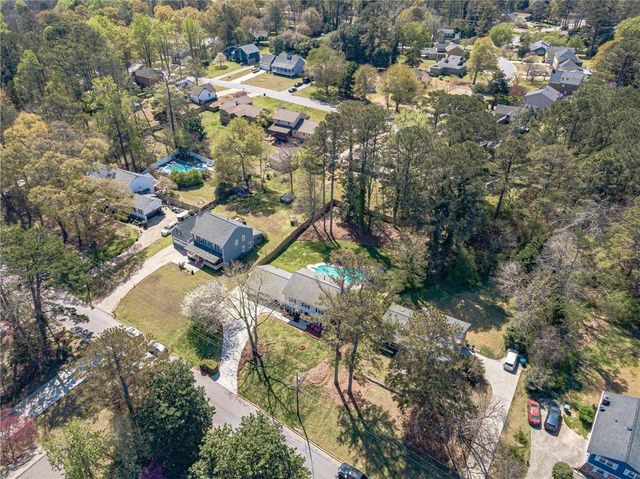 1423 Janice Court SW, Lilburn, GA 30047