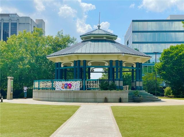 1423 Janice Court SW, Lilburn, GA 30047