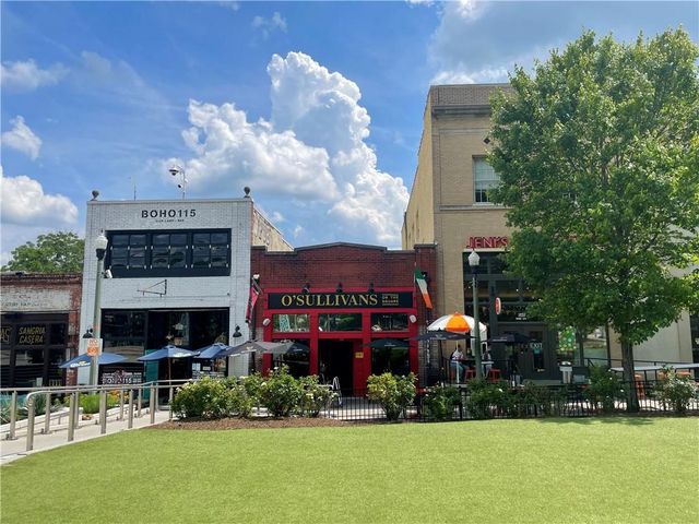 1423 Janice Court SW, Lilburn, GA 30047