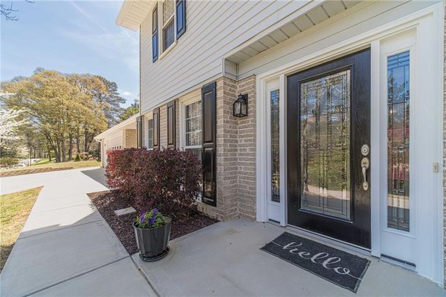 1423 Janice Court SW, Lilburn, GA 30047