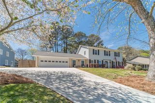 1423 Janice Court SW, Lilburn, GA 30047