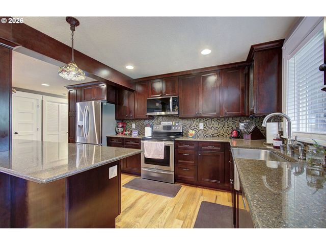 9114 Ne MEADOWBROOK Cir, Vancouver, WA 98664