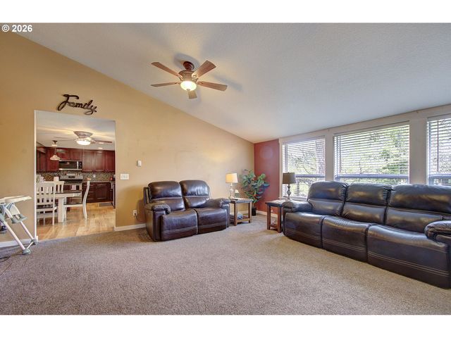 9114 Ne MEADOWBROOK Cir, Vancouver, WA 98664