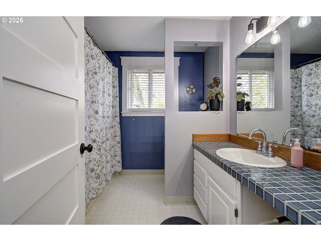 9114 Ne MEADOWBROOK Cir, Vancouver, WA 98664