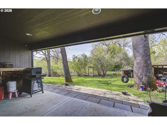 9114 Ne MEADOWBROOK Cir, Vancouver, WA 98664