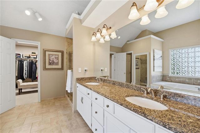15231 Woodson Lane, Overland Park, KS 66223