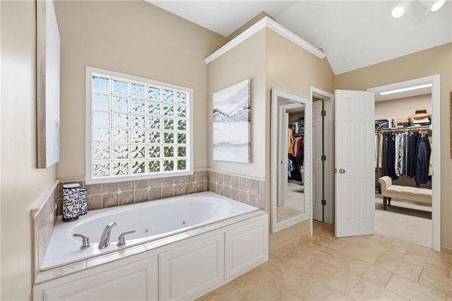 15231 Woodson Lane, Overland Park, KS 66223