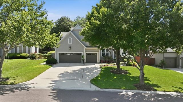 15231 Woodson Lane, Overland Park, KS 66223