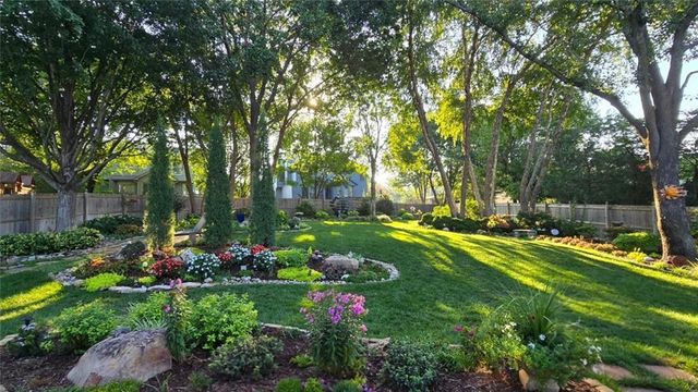 15231 Woodson Lane, Overland Park, KS 66223