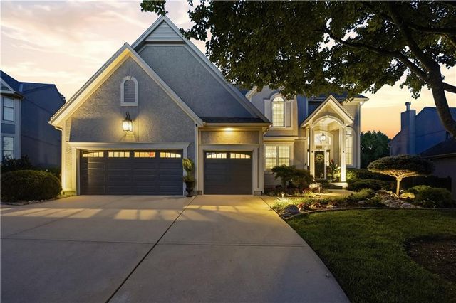 15231 Woodson Lane, Overland Park, KS 66223