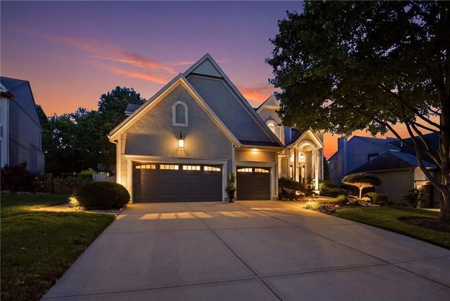15231 Woodson Lane, Overland Park, KS 66223