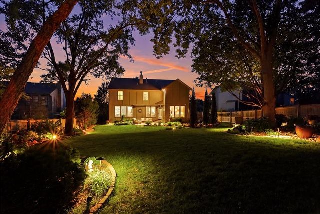 15231 Woodson Lane, Overland Park, KS 66223