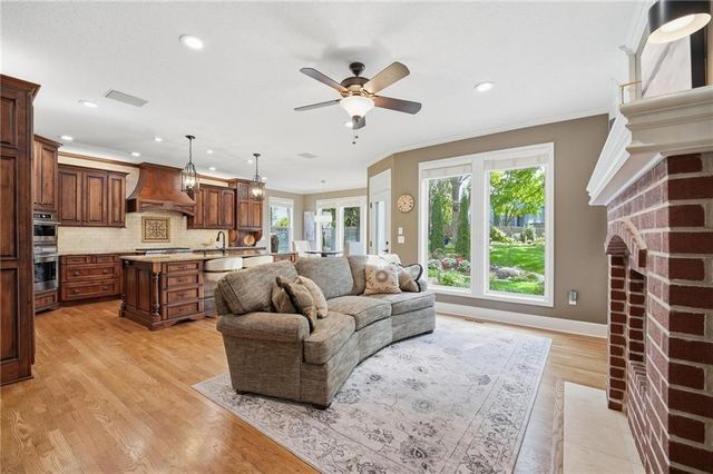 15231 Woodson Lane, Overland Park, KS 66223