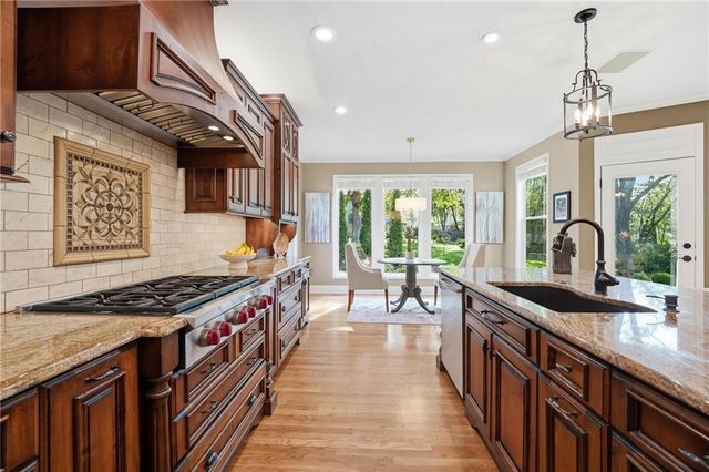 15231 Woodson Lane, Overland Park, KS 66223