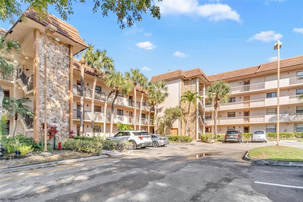 4975 E Sabal Palm Boulevard 408, Tamarac, FL 33319