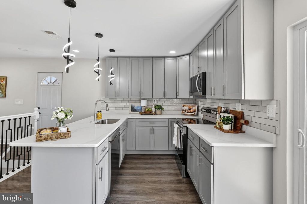 Image 12 of property listing at 3114 BETLOU JAMES PL, Baltimore, MD 21207