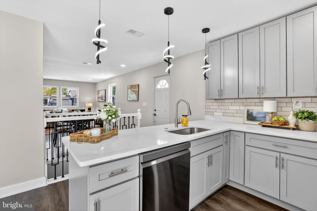 Image 13 of property listing at 3114 BETLOU JAMES PL, Baltimore, MD 21207