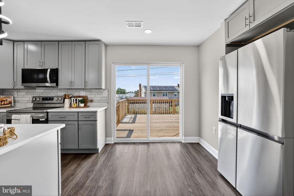 Image 15 of property listing at 3114 BETLOU JAMES PL, Baltimore, MD 21207