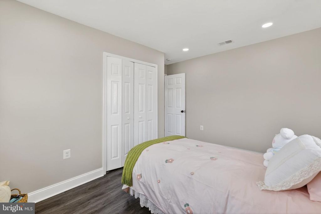 Image 17 of property listing at 3114 BETLOU JAMES PL, Baltimore, MD 21207