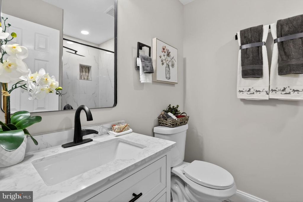 Image 18 of property listing at 3114 BETLOU JAMES PL, Baltimore, MD 21207