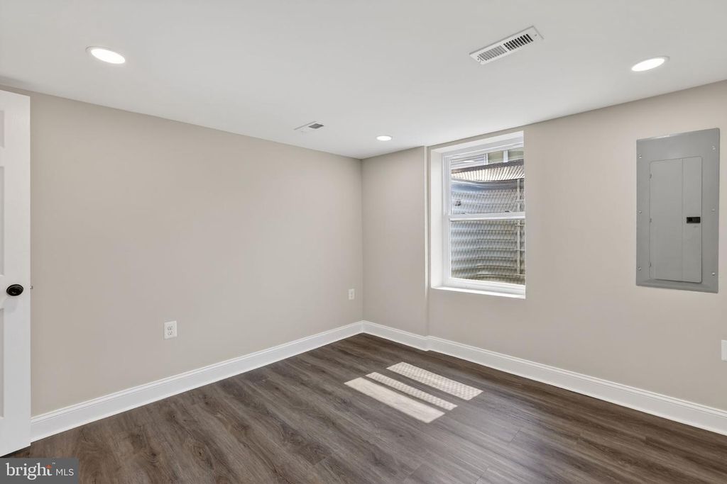 Image 26 of property listing at 3114 BETLOU JAMES PL, Baltimore, MD 21207