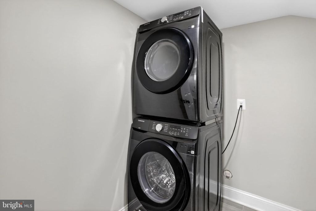 Image 34 of property listing at 3114 BETLOU JAMES PL, Baltimore, MD 21207