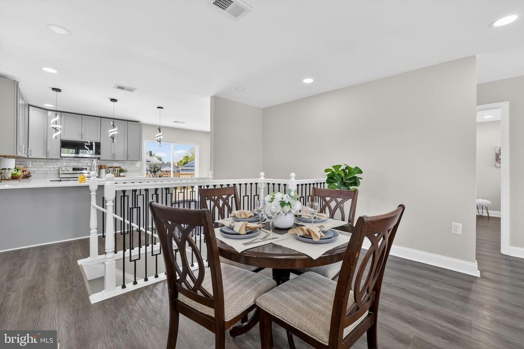 Image 9 of property listing at 3114 BETLOU JAMES PL, Baltimore, MD 21207