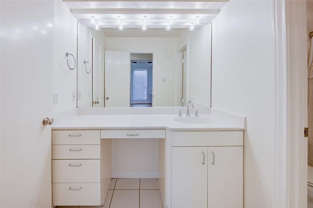 2501 Driscoll Street, Houston, TX 77019