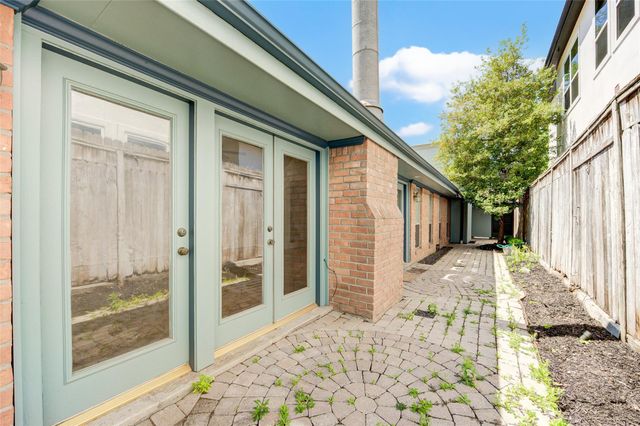 2501 Driscoll Street, Houston, TX 77019