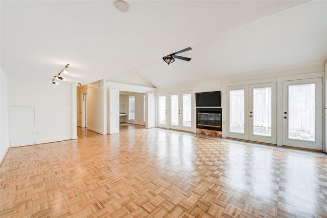 2501 Driscoll Street, Houston, TX 77019