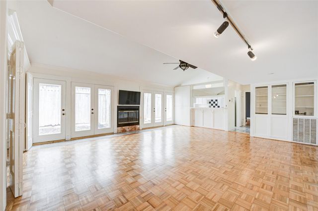 2501 Driscoll Street, Houston, TX 77019