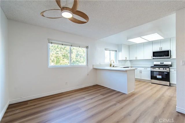 8851 Independence Avenue APT 33, Los Angeles, CA 91304