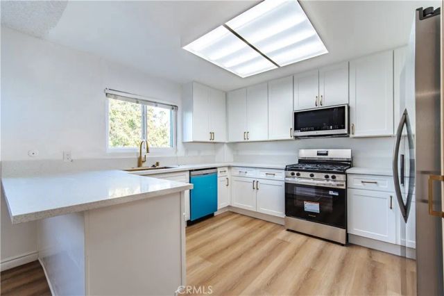 8851 Independence Avenue APT 33, Los Angeles, CA 91304
