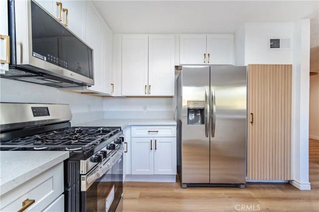 8851 Independence Avenue APT 33, Los Angeles, CA 91304