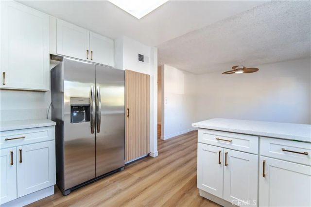 8851 Independence Avenue APT 33, Los Angeles, CA 91304
